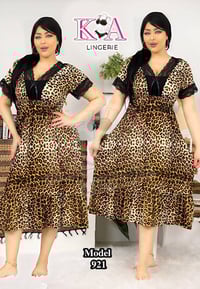 ملابس • طلب بالخاص • واتساب