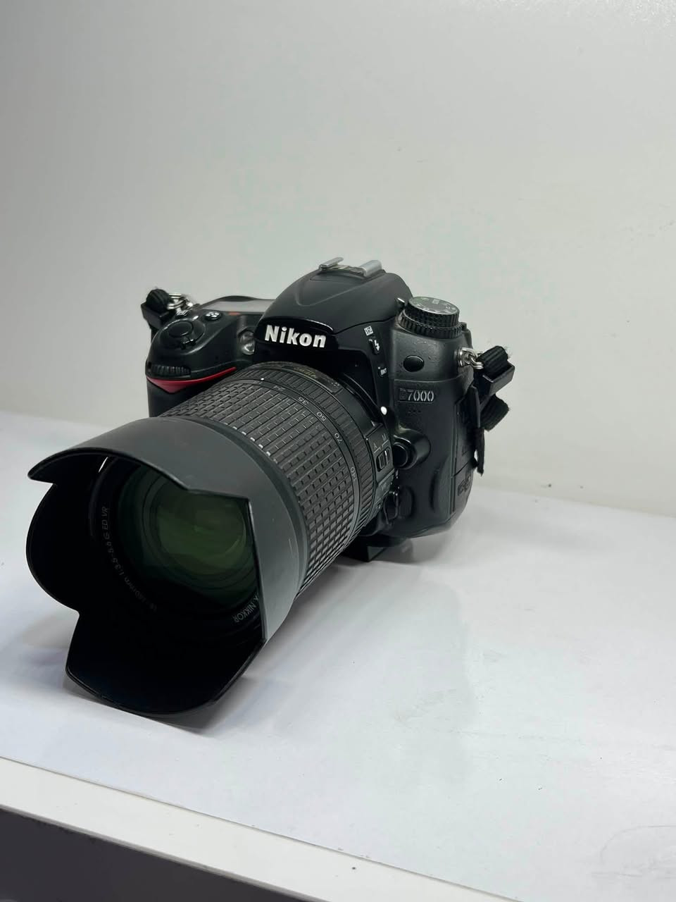 كاميرا نيكون1. D70002. D7500نضافة 99%للطلب والاستفسار التواصل ***********
