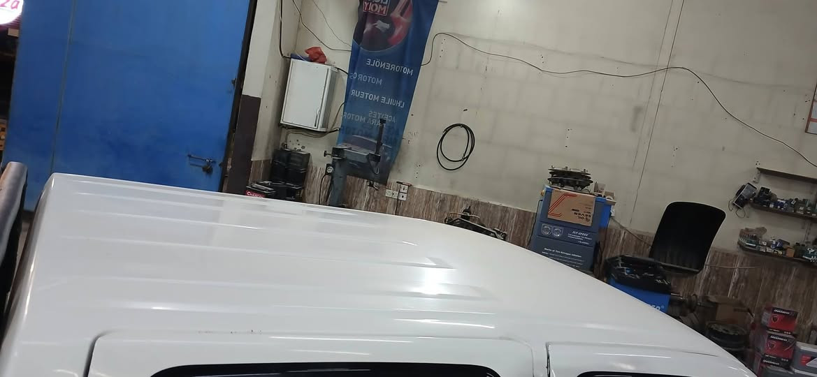 ان بيکب مۆديل 2012گيرومەکينەوئەکسل بەشەرت تەعويل وغرامە وەکالە بەشەرت هەردوو دۆسەی بۆياخە لەگەل دەرکای سەکن بەس بەخە سەيارەکە نمونەيە لە جوانی ***********
