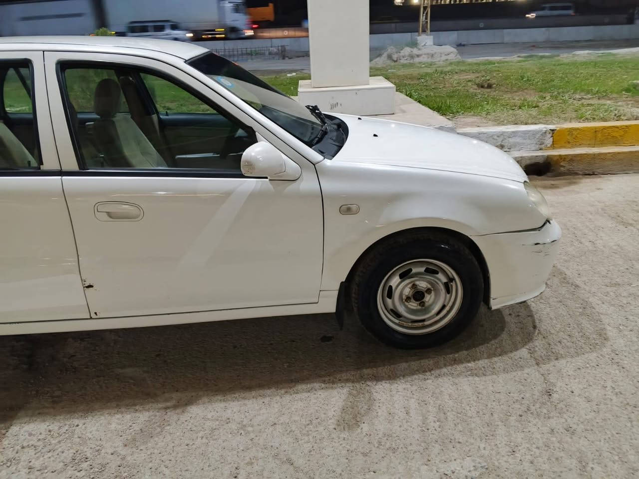 السلام عليكم ck موديل 2013 بسمي السيارة بلاديه بدون صبغ ماشيه 890000 ألف كيلومتر بيها شخط بالباب الا يمن الخلفي نافذ سيارة نظيفه جدا السعر44 ورقه الاتصال *********** ابو اوس
