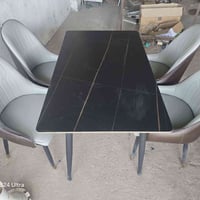 ميز • ٤ كراسي • طقم سفرة