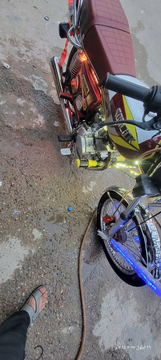 سلام عليكم شلونك شباب دراجة يراني تايكر موديل ٢٠٢٤ تراجة بيع او مراوس حسب قناعة  نضيفة كاملة من كلشي اي نقص مابيهة ماشية ٧٠٠٠ صالنصة رياضي كاربن مكان بغداد حي قادسية  سعر ٧٥٠ الف أو بيهة مجال الطيبين رقم ***********بي واتساب
