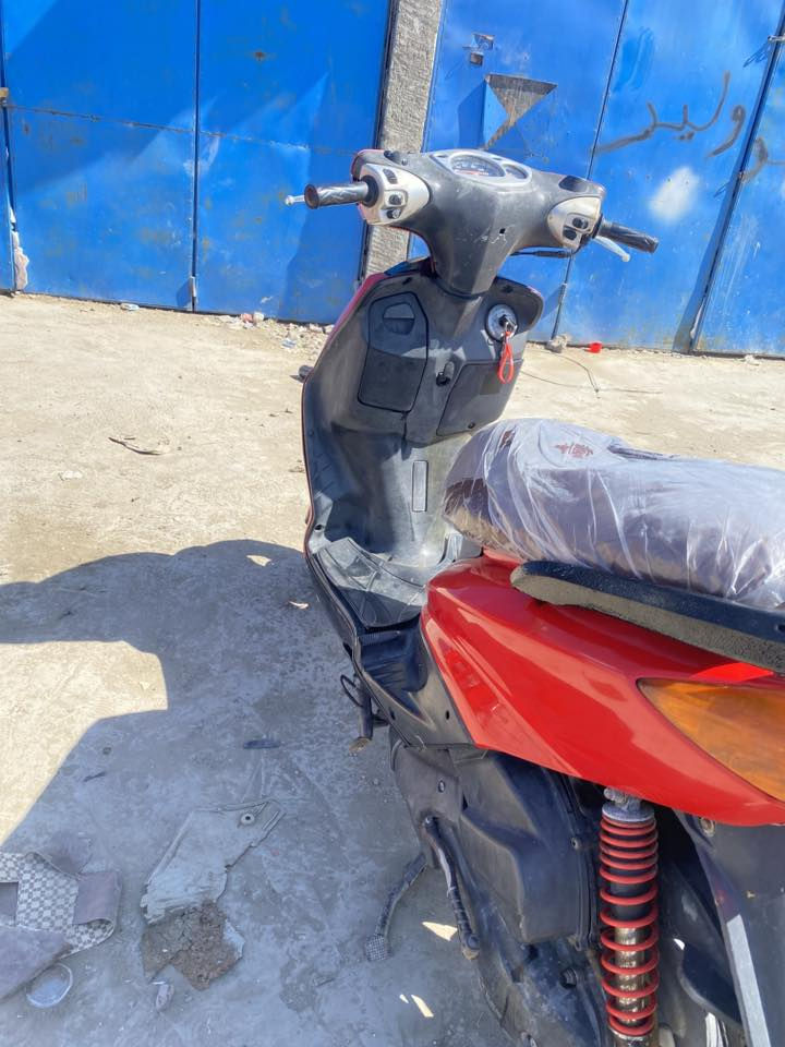 سلام عليكم دراجه سكنس للبيع دراجه رمبه مكينه خرسه دبلات لوك كهرباءيات كله شغال كلوب امامي زنون مكينه بلاد بلاد!!نكره سلف بكل وقت مكاني بغداد شعله📍 السعر 550وبيه مجال بصيط دراجه خير من الله مال جناي اي ستفسار***********ولموشراي لا يتعبني رحم الله والديكم❤️
