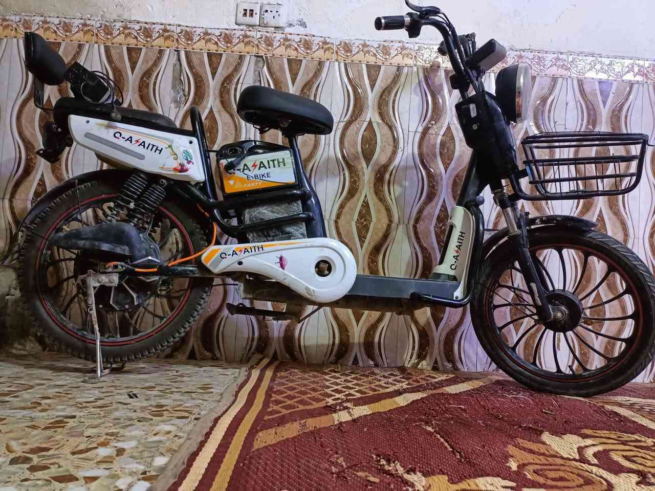 دراجة شحن حجم 28 نظيفة فقط كفرات مفطرات بطاريات جدد السعر قفل 150 ربع مايوكع لاتراسل اذا ما تشتري وتعامل رجاء المكان مدينه الصدر واتساب فقط ***********
