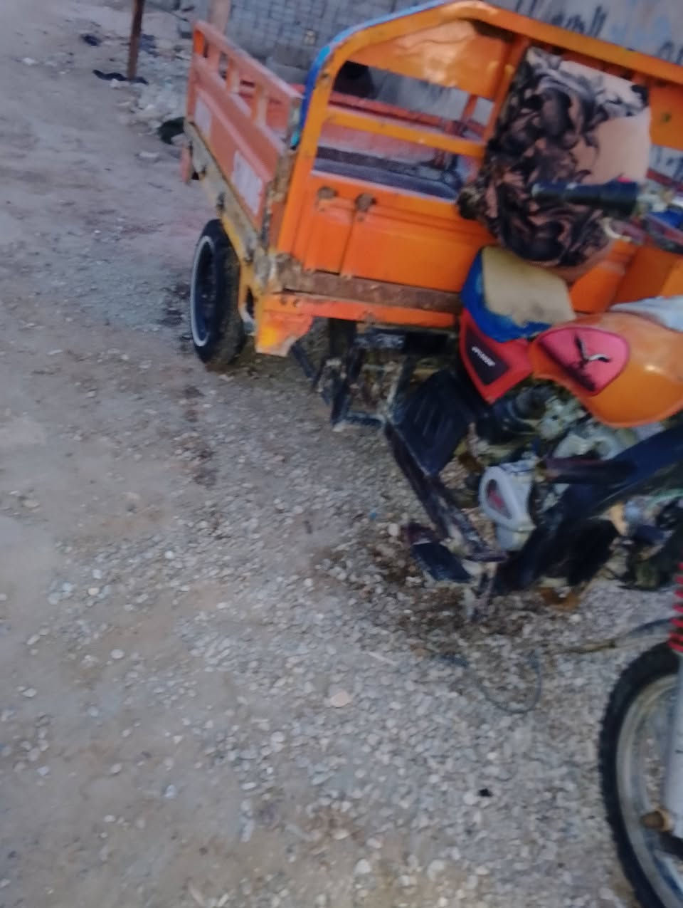 سلام عليكم ستوته البيع شأنك باب اول ستوته نضيفه كهربايات كله شقاله سدر جديد بدي جديد  اوراق موديل 20 سعره بواحد وربع ***********
