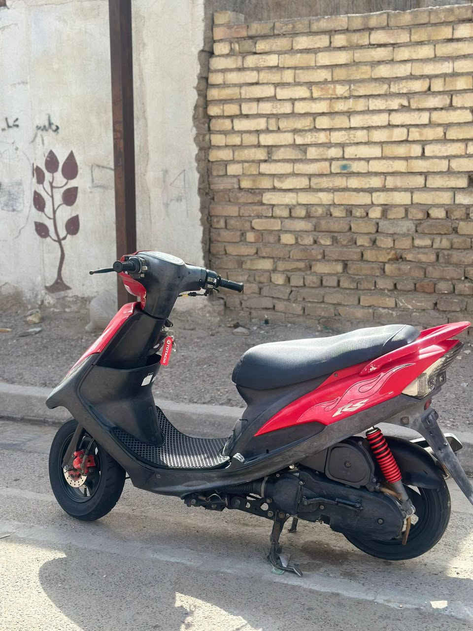 السلام عليكم ماكس عدله للبيع الدراجه منزلهه قبل ٩ ايام الدراجه خير من الله رمبه مكينه بلاد 49الدراجه مامفتوحه كهربائياتهه كلهه شغاله الدراجه ختم واحد ويه المكينه ولصالنصه السعر واحد و٥٠ وبيهه مجال مكاني بغداد البياع ***********
