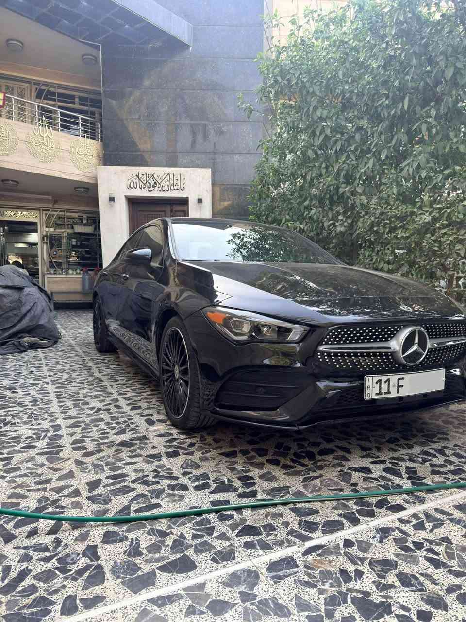 الموديل: 2025
CLA 250
المحرك: 2.0 لتر تيربو
ناقل الحركة: أوتوماتيك 8 سرعات
اللون الخارجي: أسود
اللون الداخلي: أسود بخياطة حمراء رياضية 
الممشى: 1400 فقط
شاشة عريضة مزدوجة (عداد ديجيتال + شاشة وسطية)
ظام MBUX مع تحكم صوتي
إضاءة داخلية Ambient متعددة الألوان
مقاعد رياضية جلد / ألكانتارا
ستيرن لمس رياضي متعدد الوظائف
دخول ذكي (بصمة بجميع الآبواب) + تشغيل بصمة
فتحة سقف
تدفئة مقاعد 
شاحن لاسلكي
carplay و android auto 
رادار تخفيف سرعه 
تنبيه قياده اثناء السير 
اوتو هولد كهربائي اوتماتيك 
اوتو ستارت
فتح صندوق عن طريق القدم بدون لمس
ويل رياضي AMG
حساسات أمامية + خلفية + جانبية
كاميرا خلفية
رادار أمامي مانع تصادم وخلفي 
مكيف ثنائي التحكم
انظمة قياده 
Eco / Comfort / Sport)
السعر:320 بغداد, العراق


**إذا كنت صاحب هذا الإعلان وتريد حذفه لأي سبب، رجاءا أرسل رسالة إلى الدعم الفني**