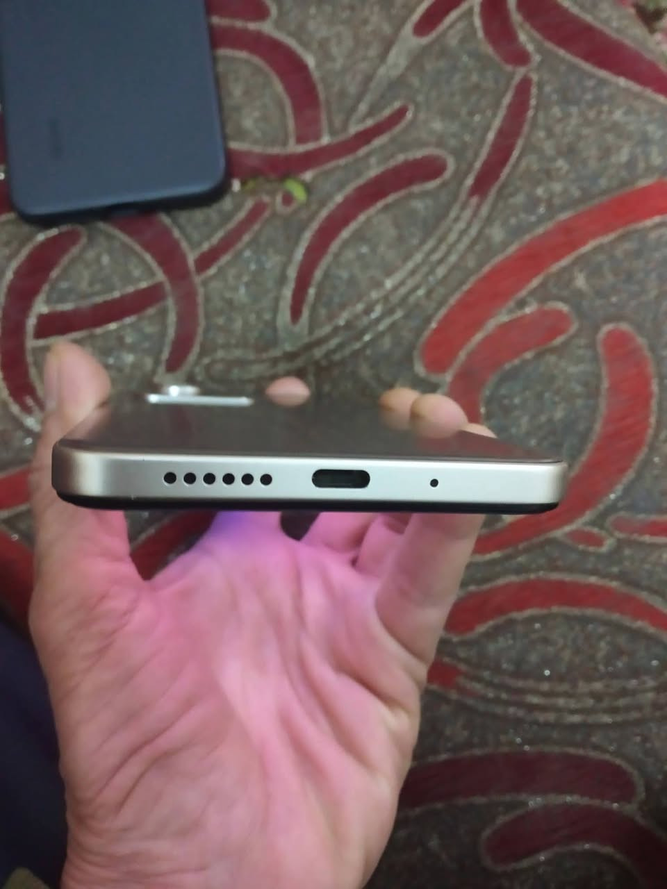 استعمال اسبوع للبيع ويرهم امراوس ريدمي 15 تردد144 هرتز ذاكره 8+256/8 بطاريه عملاقه 7000 شحن 33 واط ملحقاته كامله سعر الشراء 225 للبيع 190 ويرهم امراوس ***********موجود واتساب او خاص مكاني بالحله
