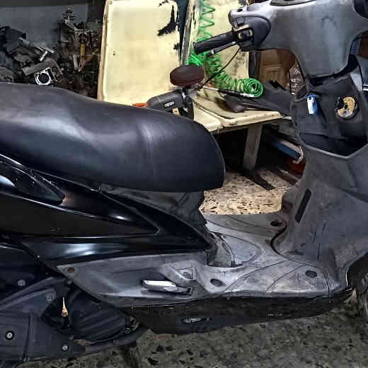 سكنس فحل كابريتر مزود مكينه ودبلات اسود طافي محرك مكفول كفرات بلاديه  مكاني الحريه الدولعي السعر مليون 250 هديه دهن ومري وبطارية ***********
