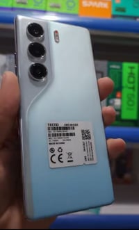 كامون ٤٠ برو جهاز جديد ونضيف مع الملحقات ذاكره ٢٥٦ سعر ٢٧٥ وبي مجال مك...