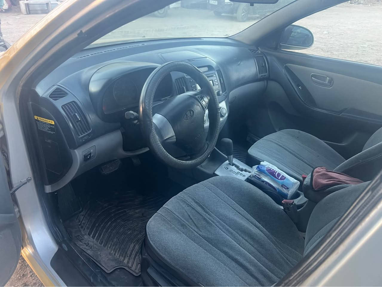 سلام عليكم بيع النترا موديل 2009 وارد امريكي حادث جاملغ  بيها تعمير بلداخل 
محرك معوج ولفات 
كير مكفول 
صدر مكفول 
تبريد شغال
تخم تاير  
بيها منضومه غاز 
رقم بغداد بسمي 
مكاني بغداد الدوره 
*********** بغداد, العراق
