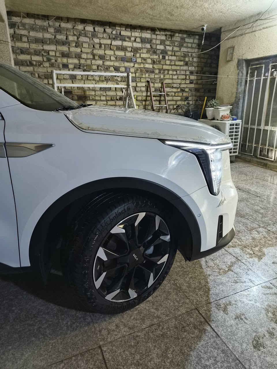 السلام عليكم سورنتو 2025 فول مواصفات ماعده الفورويل السياره شنو البالك بيهااا تحكمات فول بصمه تتقدم وترجع عن الريموت ويل 20  خمس كامرات بانوراما اربع عدسات دبل لد امامي خلفي كشنات كهرباء افيكيشن خرائط📍 حساسات امامي خلفي وجانبي ومري ونقاط عمياء وتوقف ذاتي عند الرجوع 
ورقم بغداد الدولي  بصمه تشغيل عن بعد داخل ابيض شاشة متصله متغيره الالوان متغيرة 64 لون متغير شاشة اعطال داتو شو محرك سته سلندر 3500  .... 
بيها مواصفات فوللللل بعد ماذكرهن
الاستفسار
***********
