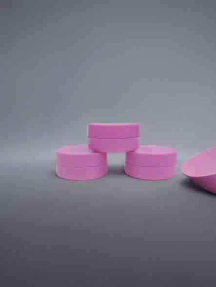 منو گال الجمال يحتاج كيمياويات؟
أسرار مريم للأعشاب الطبيعية جايتكم بثلاث أبطال من قلب الطبيعة! 💚

🔥 مانع التعرق الطبيعي
ثبات طول اليوم… رائحة راقية… وبدون أي ضرر للجلد!♥️
خلي ثقتك تعلى… وخلي العرق يصير ماضي!

✨ سيروم بذور الكتان ♨️
لمعان، رطوبة، وحماية من الجفاف…
قطرات بسيطة تخلي بشرتچ تصير مثل المراية!

🌿 خلطة تساقط الشعر الضاربة🎁
لا تقولين شعري 🚿 يوقع بعد اليوم… 🔐
تركيبـة عشبية تعزز الجذور من أول استخدام…
وتخليچ تصيحين: هذا هو حلمي يتحقق!

✅ ثلاث منتجات… ثلاث حلول…
وكلها من أسرار مريم للأعشاب الطبيعية 🔥
طبيعي 100% 💥… ومضمون من التجربة الأولى!

📩 احجزي راتبچ قبل ما تخلص الكمية!🌞

من قلب الطبيعة… إلى قلبك راحة.
مع أسرار مريم للأعشاب.
للأستفسار أكثر راسلونا على  الواتساب على الأرقام التالية
*********** أو. ***********
👐 #يوجد_ 🚕توصيل_لكافة 🚕🇮🇶_محافضات_العراق ب 5000 فقط 🔥
