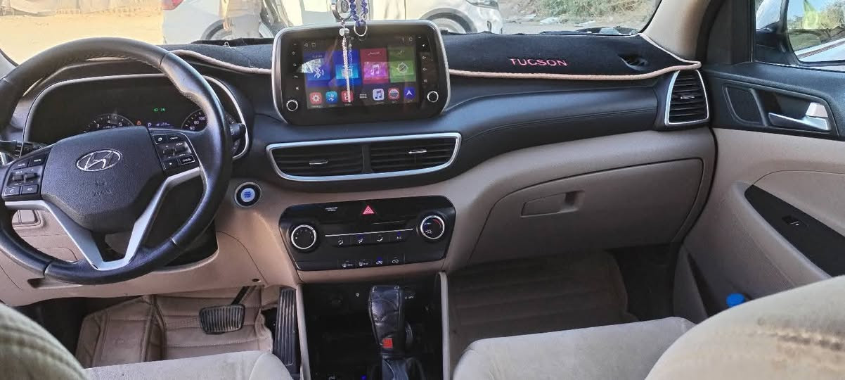 توسان خليجي //موديل 19 // رقم اربيل القديم  // تبديل باب خلفي  فقط  //العداد 106000 كم  //فول  مواصفات عدا  الفتحه 1/1  //  //بصمة ابواب //بصمة تشغيل // مري شفط //حساسات امامي و خلفي//  كامره خلفيه  // شاشة اعطال// شاشة عرض كبيره  اندرويد((- انترنيت- عرض فديو - ))  خمسه ويك كب // تبريد قطعتين //  فول تحكم ستيرن السعر 185
واسط الزبيدية
***********
***********
