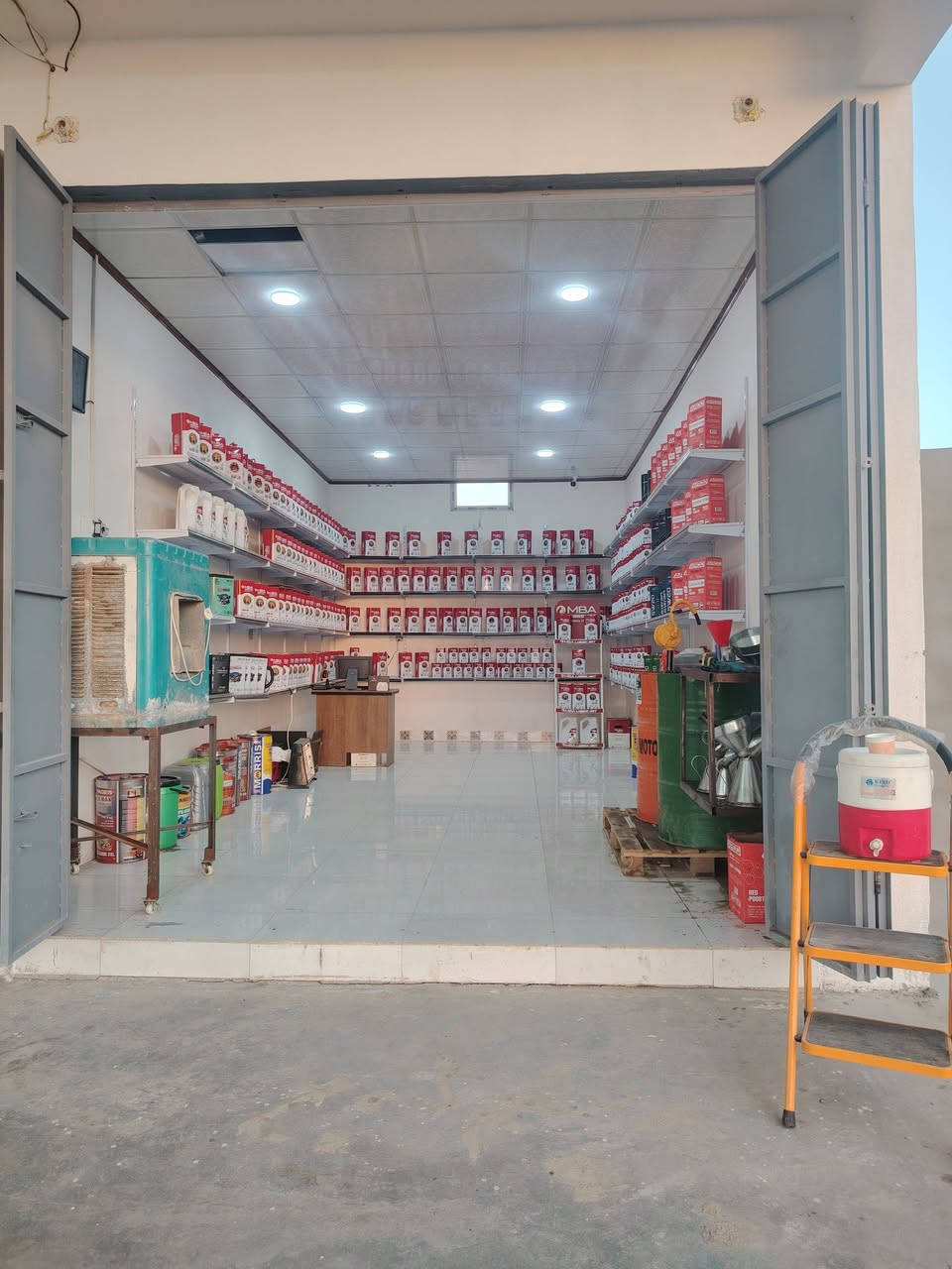 بسم الله توكلت على الله
يوجد جميع انواع الدهن في مركز خدمات السيد 
لزيوت كافه السيارات الصغيرة والكبيرة
الموقع ورة جسر ام الشبابيط 
مقابيل اسواق الحاتم العدوله 
الاستفسار اكثر التصال على الرقم ***********
