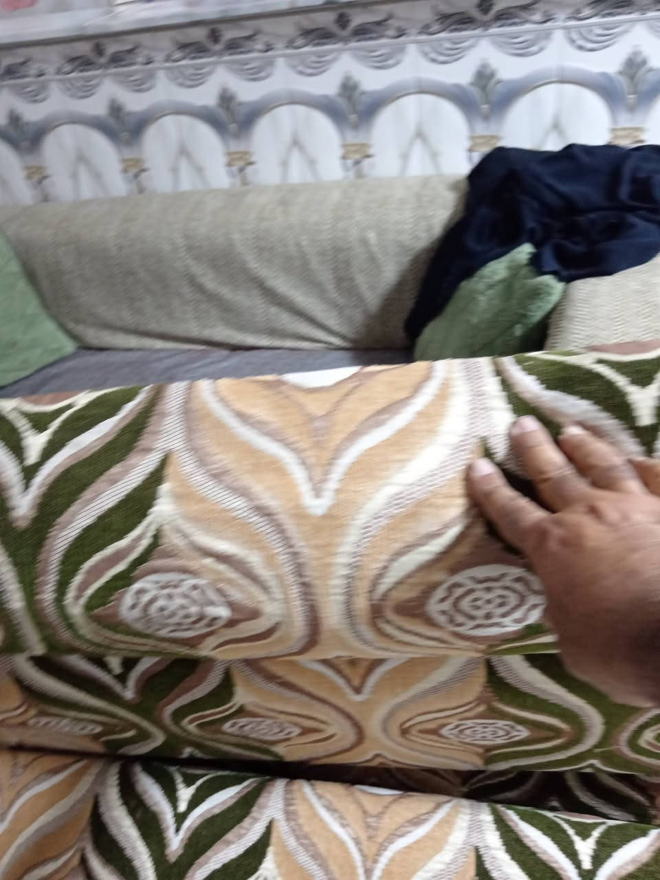 تعال يمي اجتني جديده فول
جلسه ٧دواشك ١٤ متر فول
السعر ٢٢٥ الاتصال ***********
الحر سواده مدرسه حسام
