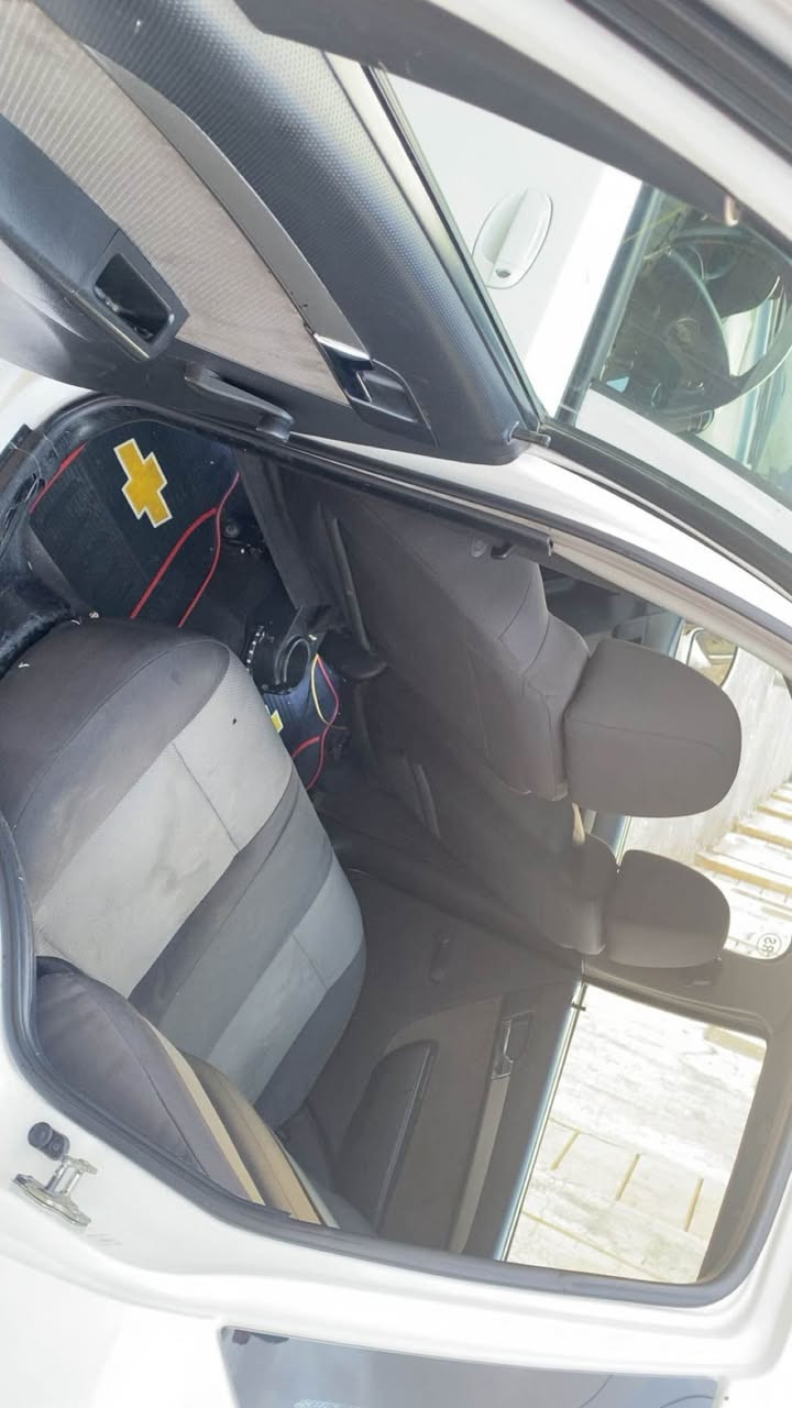 شوفليت افيؤ موديل 2009  كيرو مكينه ته بريد به شه رت  به ناو كردن به شه رت   سبوغ  ٤ بأرجى  هه يه. زور كم بيشى ليدرانى هه يه   بى ئيرباك   هه موو شتى به شه رت  سياره كا له هه وليره    غرام ٣٤٠ هه  زارى له سه ره  دواى محامل ده كه رينموه.  سعرى ٦٠. كمى مجال  زمارى موبيل *********** أربيل, العراق
