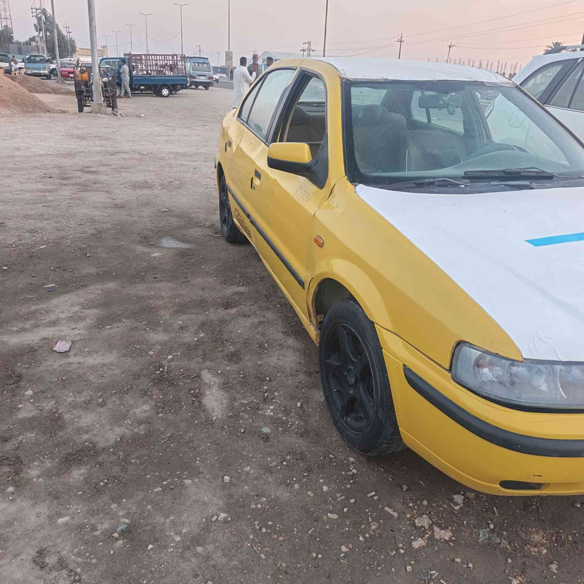 سمند ليموني للبيع ساره مال تكسي مديل 9 يحتاجلها تعديلات بسيطه
رقمها بغداد الماني راعيها ما واصله اتكفل سرقه و عشائر ب  بيها مجال قليل حك الجيه
او مراوس حسب القناعه
للستفسار اتصل على ***********
