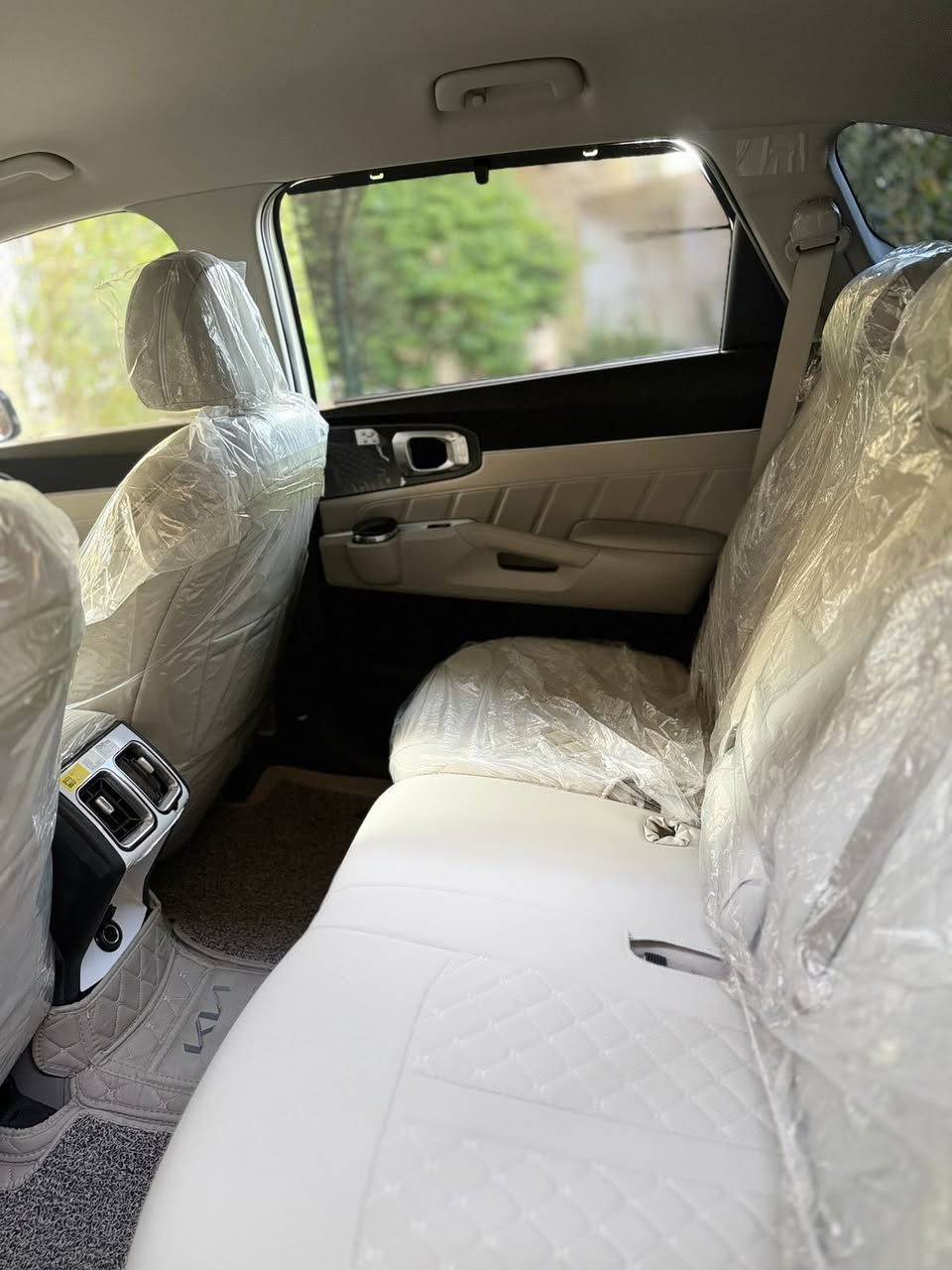 السلام عليكم
سورنتو 2025 . 4 سلندر 
السياره بعدها زيرو ماشيه 9000 
تبديله دهن مره وحده 
مكفوله من جكه الابره من كير من محرك من كشر 
كشنات وارضيه مدوشمه
رقم واسط باسمي ثان يوم تحويل 
للاستفسار ع السعر 
***********
