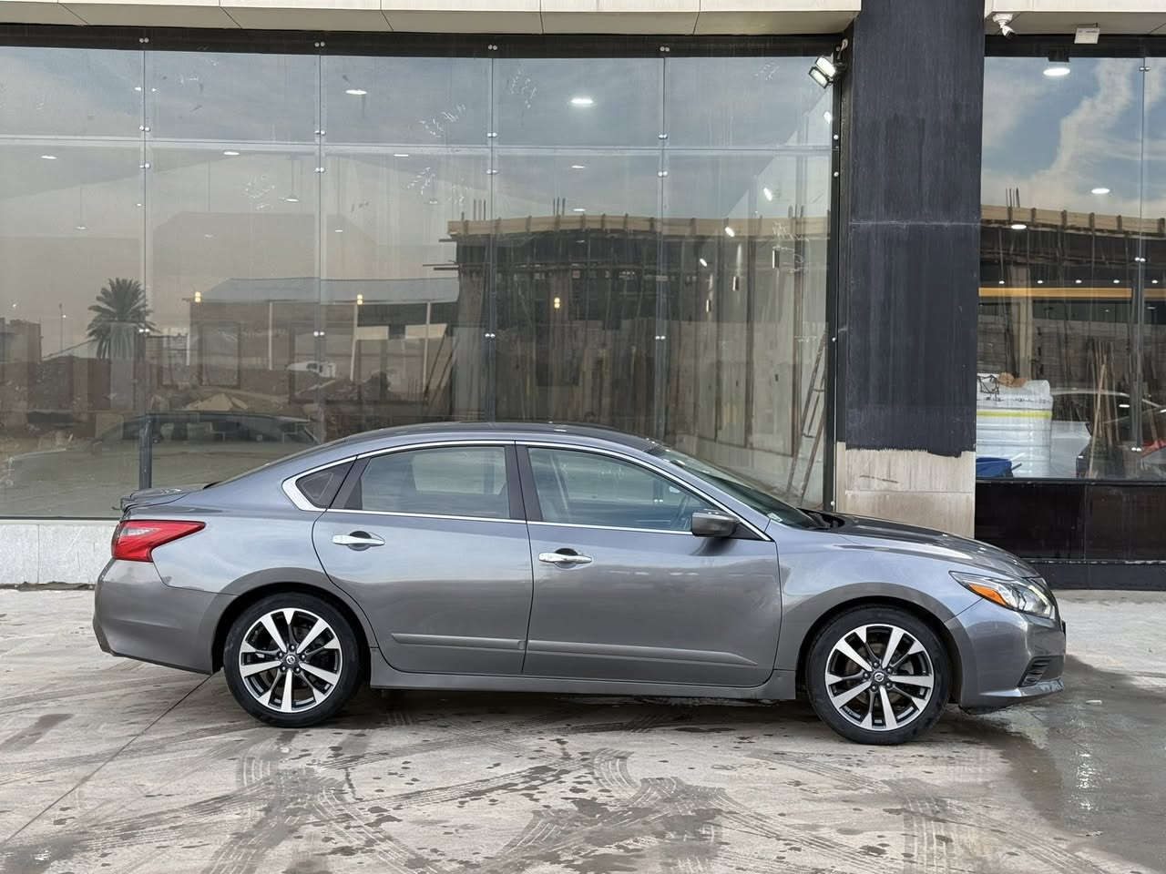 للبيع نيسان التيما موديل 2016 (فئة SR) 🚗
المواصفات:

تشغيل عن بُعد

بصمة أبواب مع نظام ترحيب

شفتات ستيرن (تبديل سرعات من المقود)

مقاعد كهربائية (كشن كهربائي)

أضواء زينون

محرك 2400

الممشى: 70 ألف كم (حقيقي)

حالة السيارة:نص قبغ صندوك صبغ وربع جاملغ خلفي بلا دواخل بلا ايربكات

السيارة بحالة جيدة والسعر مناسب جداً 🔥💰 السعر مذكور بالستوري

📞 للاستفسار:***********

📍 الموقع:معارض الموصل الجديد
