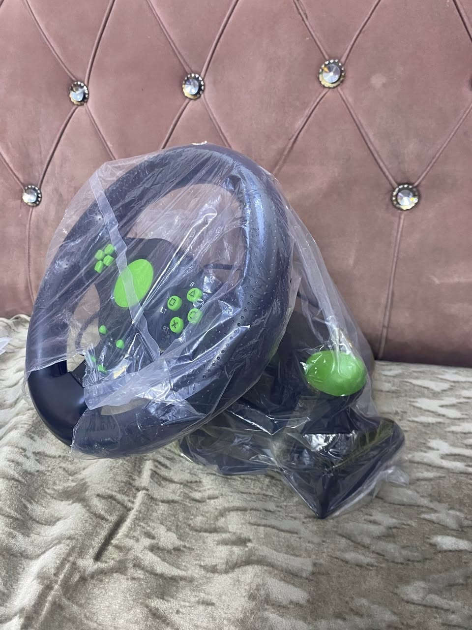 بلي 3جديد بية  21لعبة وهارد كامل مواصفات وية دركسون يشغل بلي2/3/xBox360
بسعر 180بي مجال 
الرقم ***********
