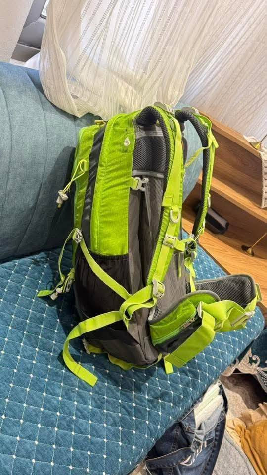 للبيع جنطة ماركة Royal montun  خفيفة ومريحة للظهر جنطه مال تسلق، السفر، تخيم  بيها جيوب متعددة  تحتوي على كيس مطري ومشد خصر ودعامات ضهر  الحجم 50 لتر،  السعر 25 الف  
 واتساب *********** 📍 التوصيل متوفر
