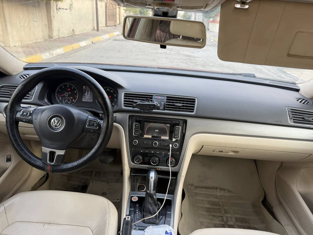 باسات موديل 2015
محرك 18 تيربو اقتصادي يشتغل بانزين عادي 
بصمه      فتحه سقف كشنات جلد تدفئه 
دخل ملكي تبريد قطعتين  
كير محرك شرط 
ضرر صبغ حافت البنيد حك الايت وهلال خلف السكن صبغ شويه بي جلح 
السياره بدون ضربه 
السياره بأسمي 
مكان السياره كركوك 
$145  
***********
