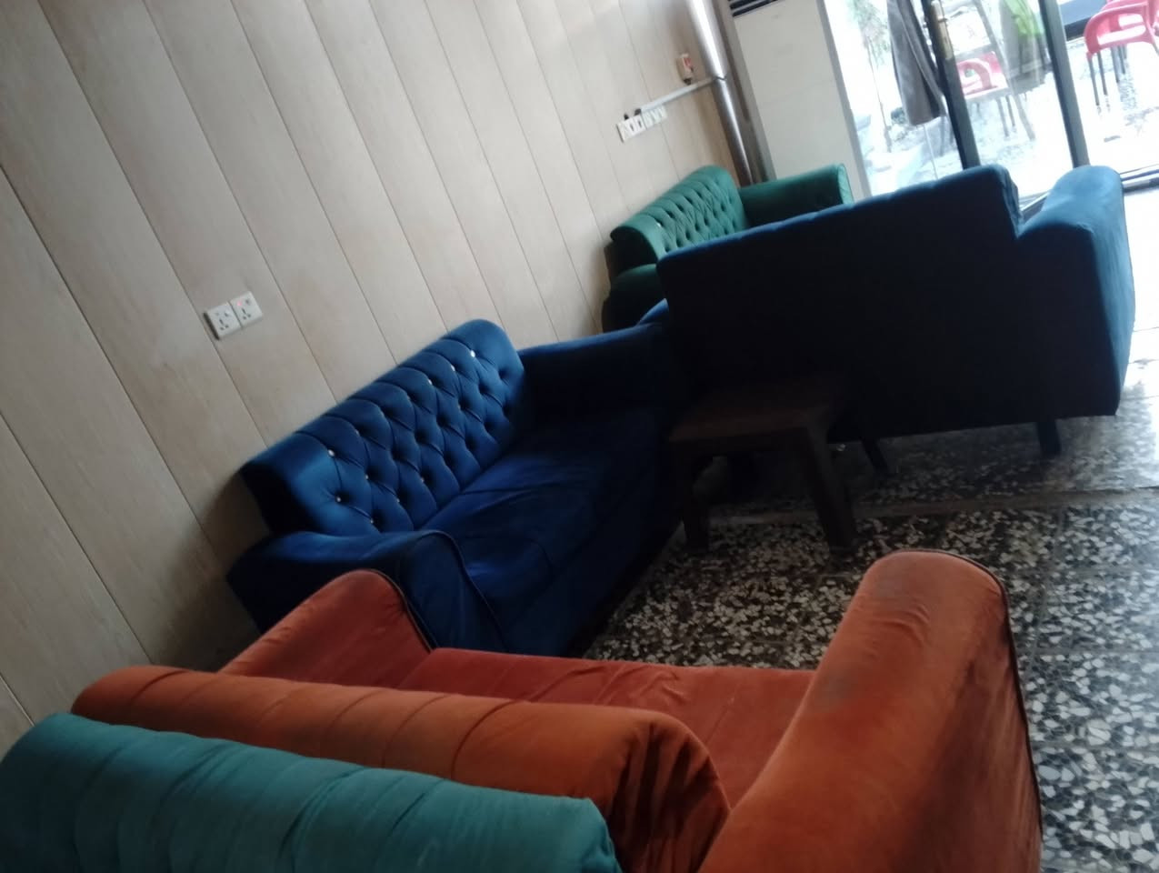 12 قطعه تخم ابو النفرين
سعر القطعه 45 الف 
النجف حي الامير 
***********
