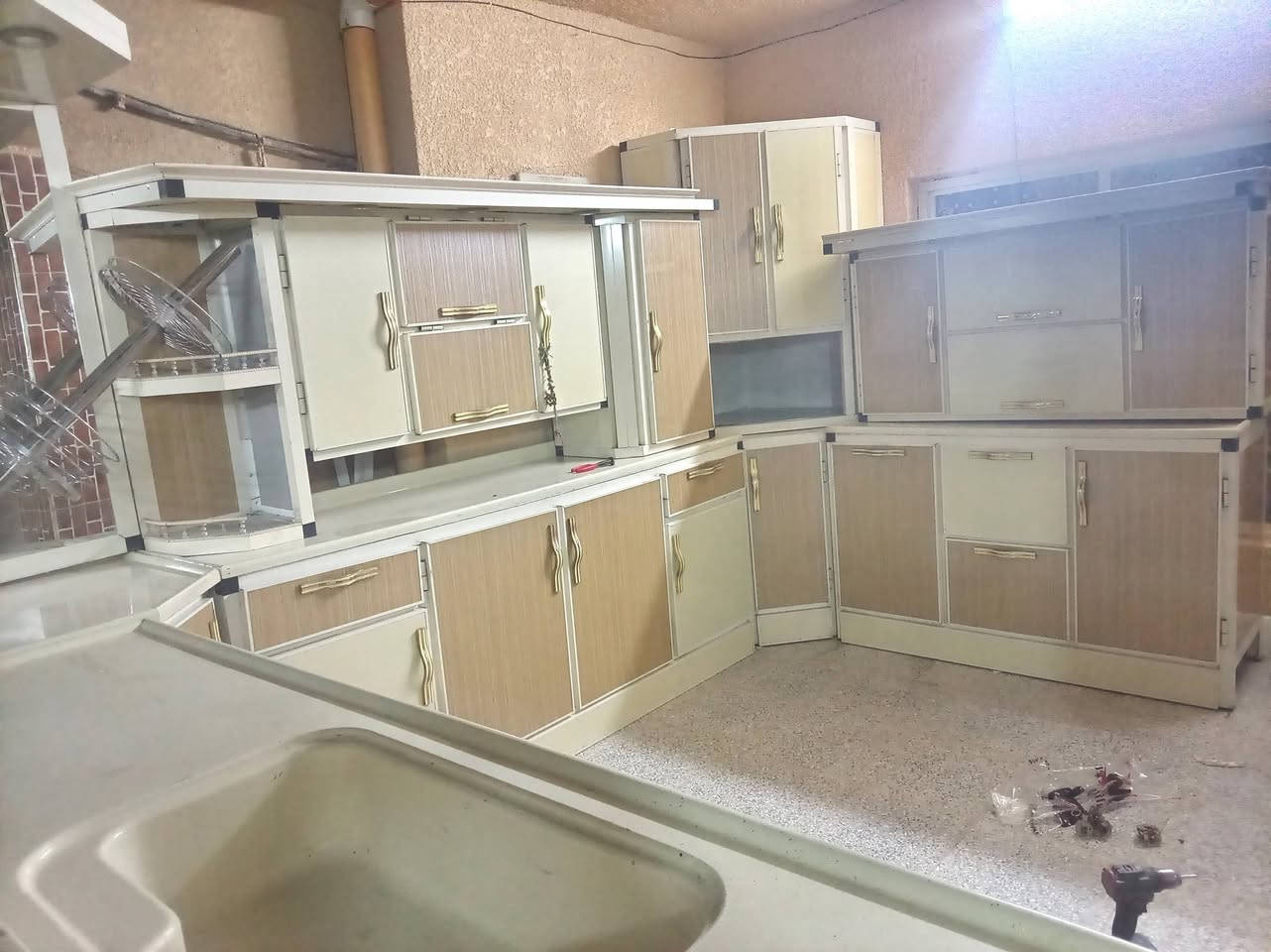 كاونتر للبيع المنيوم الثكيل مرمر طبيعي شغل درجه اولئ شراي اتفضل خاص أو اتصال على الرقم *********** مكاني بغداد يوجد توصيل محافظات
