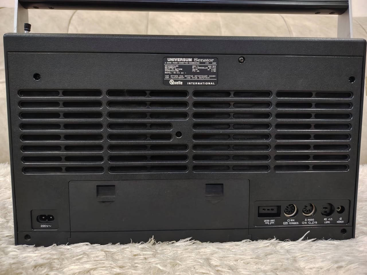 السلام عليكم أعضاء الكروب الطيبين جهاز مسجل مع 5موجات راديو نوعية يونفيرسوم سيناتور صناعة ألماني كهرباء 220 وزن ثقيل جهاز نظيف فقط بي كسر بسيط بهذا الجهاز موضح بالصورة شغال شرط شغل السعر 90 ألف دينار للطلب والاستفسار اتصال على أرقام التالية (*********** )(*********** يوجد توصيل لكافة محافظات العراقية
