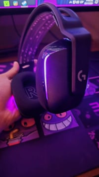 سماعة logitech g733 lightspeed wireless  مستخدمة استخدام شخصي سعر الجد...