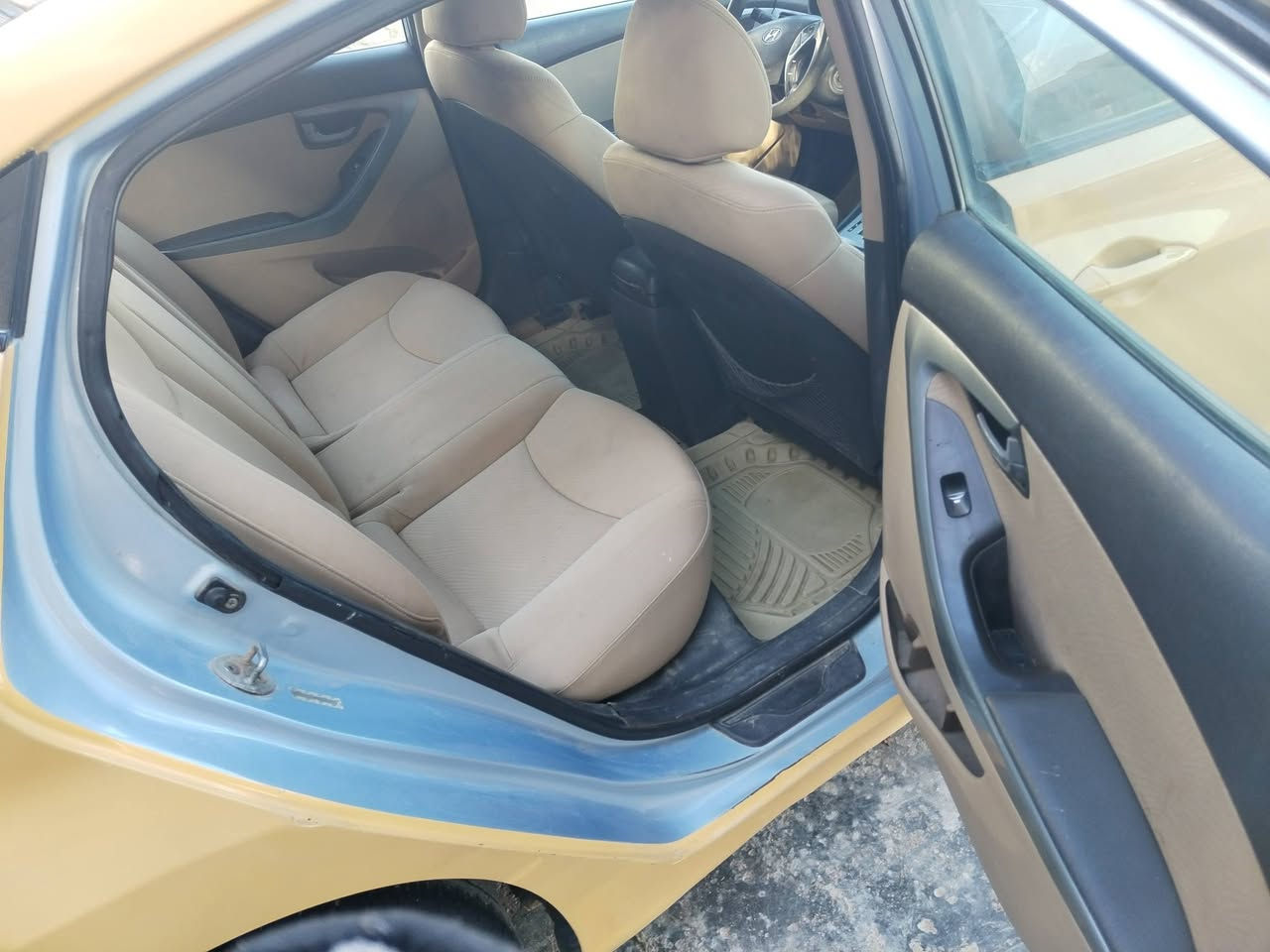 السلام عليكم الانترا مكينه 2000 جديده كير اوتماتيك بلادي حادث قبق الجنطه مكفوله شواصي مصفره تحويل مباشر سعر ٨٣ مكاني بغداد الزعفرانيه ***********
