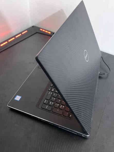 كرت 6GB خارجي وبسعر مغري
مو بس هاي معالج : CORE i7 8850H 
كرت : NVIDIA QUADRO P3200 6GB
ورام : 16GB DDR4 
وحجم 17.3 FHD 
وتخزين : 256GB SSD M.2

وطبعا محد راح ينطيك شاحنة اصلية بقدرة 240W وياها 

المحلات تنطيك شاحن تجاري بس اني انطيك الاصلي يلي يخلي اللابتوب بكامل قوته بدون اي فقدان لقدراته

كيبورد ضوئي - بطارية ممتازة - نظافة 97% نفس الصور 

ميحتاج اكلك يشغلك كل برامج الهندسة والالعاب
بدون استثناء!!

ضمانك؟ 10 ايام من اي خلل استبدال 
بطاريتك؟ ضمانها ساعتين فما فوق وتطول وفق تجربتي اكثر من 4 ساعات متواصلة 
ملحقات : حقيبة + ماوس + ماوس باد + شاحن
سعر شامل التوصيل: 624 الف دينار
تواصل وياية واتساب واشتريها : ***********
