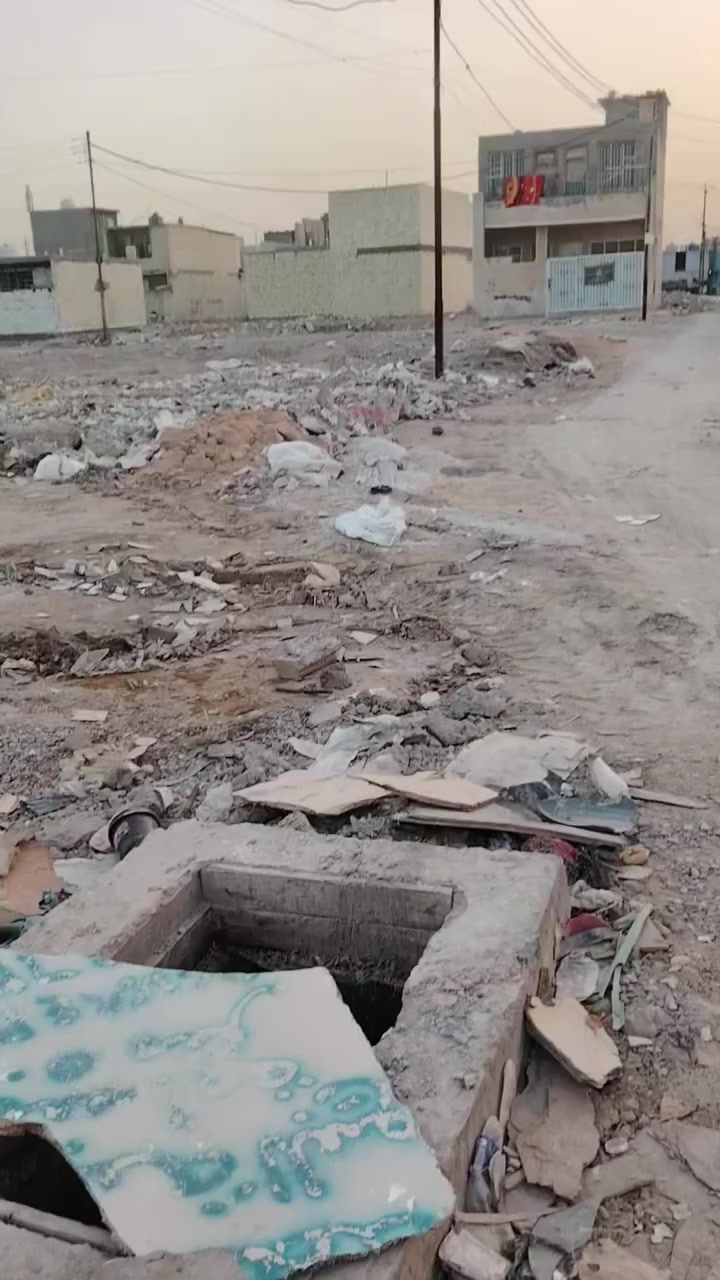 السلام عليكم عندي 
قطعه ركن 50 متر واجه 10متر  ونزال 5متر الظباط الثانية (زراعي البلديات) تصلح تكون محلات او مشتمل مكانها مميز بين فرع 10 وشارع 15 مجاري  ومي وكهرباء كاملات. و التبليط بعده جاي يكصون بالافرع 
سعر  29      ***********
