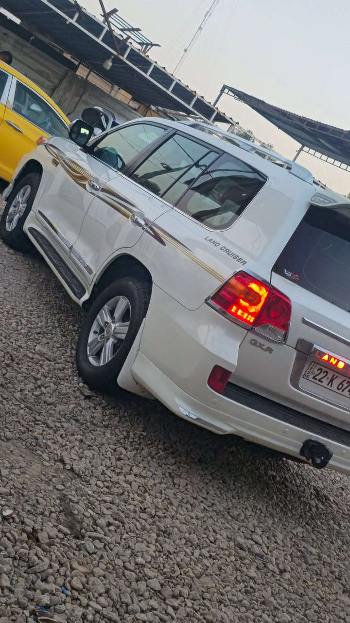 لاندكروز موديل ١١ ستينه محدثه سياره جاهزه بسمي تحويل بيها مكان بارد زغير 
مكانها حله بابل 
***********
معرض الخفاجي لتجاره السيارات الحديثه
