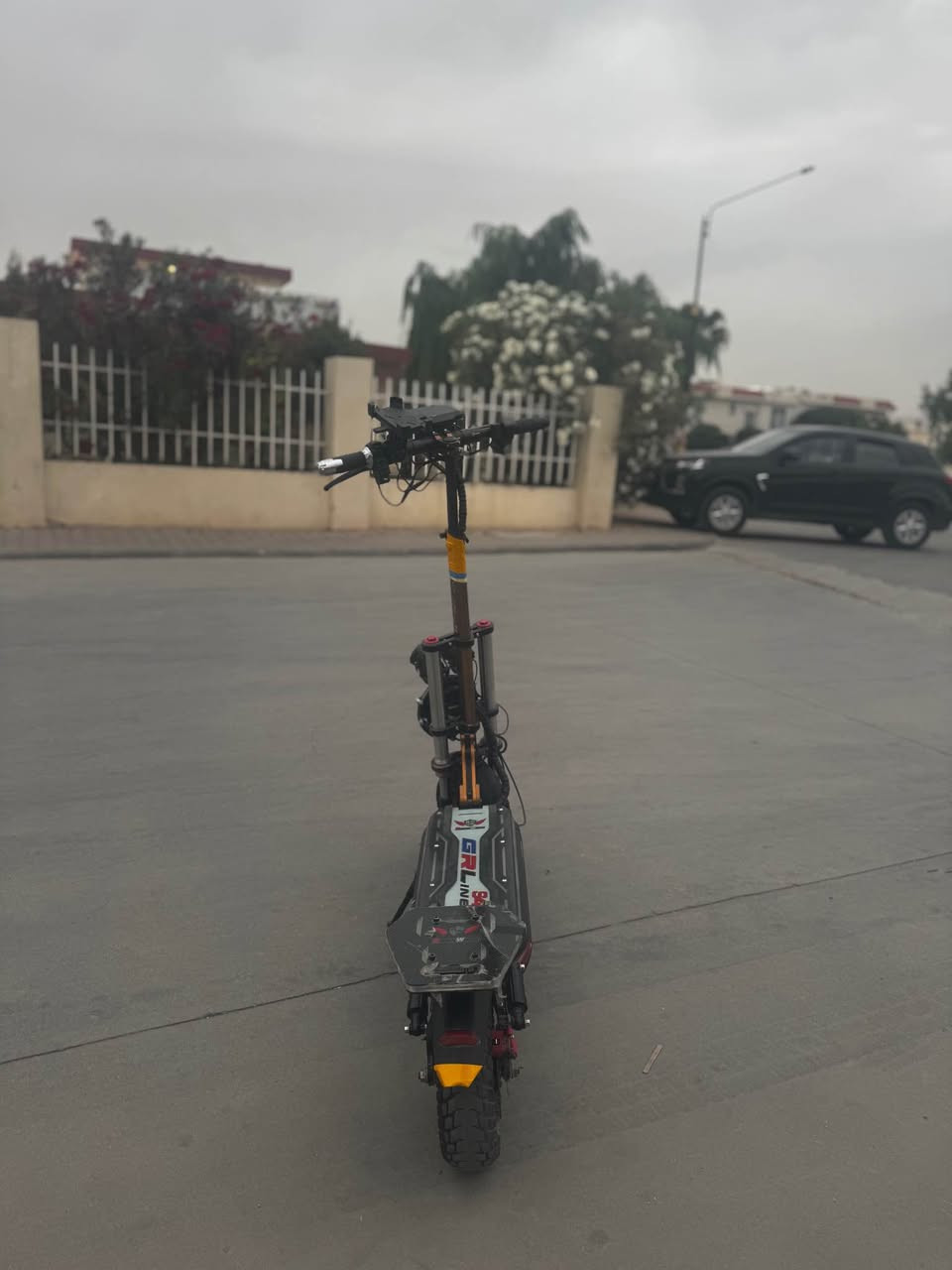 سکووتەر - لایت لێد - یەک ماتۆری ١٥٠٠ وات لەسەرە - خێرای ٥٥کم - بەرگری شەحنەکەی ٥٠ کم-  کوشنێکیشی لەگەڵە 
 
نرخ: 
ژ.ت/ *********** السليمانية, العراق
