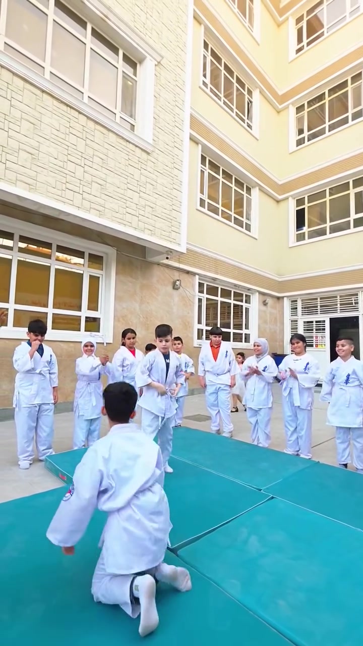 مستمرون معكم في نادي إبداع الصيفي!🥋✨
​تتواصل تدريبات الفنون القتالية تحت إشراف الأستاذ  علي عبد العالي حيث يتعلم المشاركون ​كيفية الدفاع عن النفس بكل ثقة و​تطوير مهارات القتال والياقة البدنية
مازال التسجيل مفتوح في نادي ابداع الصيفي
العنوان:
الشعلة – خلف مستشفى الرحمن– قرب فندق سومريون
📞 للاستفسار والتسجيل:
***********  
***********
