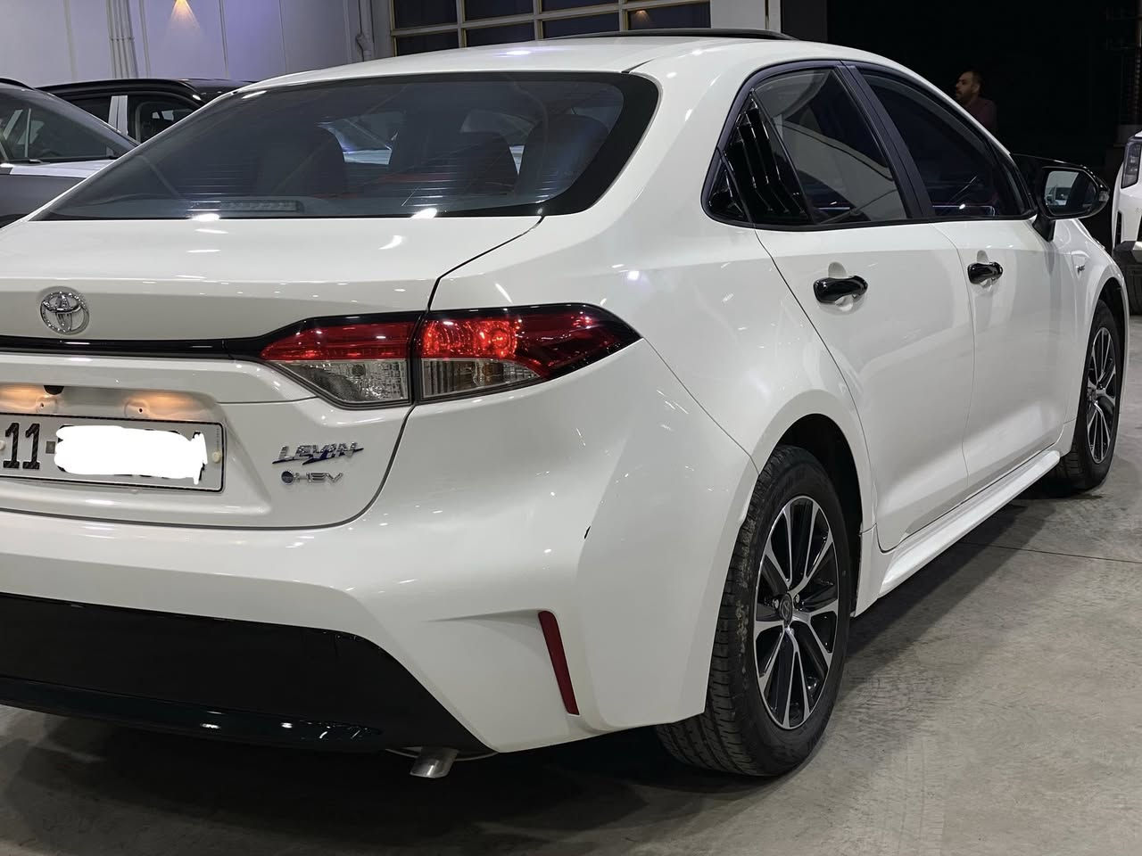 تويوتا كورلا 2024 هايبرد ماشية 20 الف كيلو و رقم بغداد الجديد تحويل مباشر 
السيارة فول مواصفات 1/1 كرسي عادي
و داخل لون احمر و اسود جلد اصلي وفتحة السيارة مكفولة كفالة عدا بيها 
طختين بسيطة ترجع بارد سيارة جديدة السعر هو 14500 الف دولار او 145 ورقة و بيه مجال  ومكاني بغداد ورقمي للاتصالو استفسار *********** السيارة بصمة و سلايد و كرسي عادي و داخل لون احمر و اسود جلد و رادار امامي وتثبيت مسار و وكامرة خلفية و دشبول ديجتال و شاشة كبيرة و اوتو هولد وهاند بريك لمس وبعد هواي مواصفات
