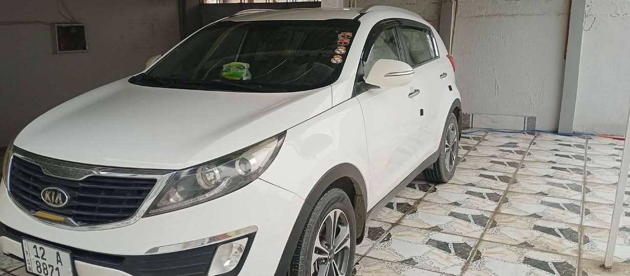 سيارة كيا سبورتاج موديل 2012 بسمي شرط التحويل محرك ما مفتوح كير شرط بدون صبغ فقط  تقليمات ماشيه 110 السعر 155بيها مجال رقم الموبايل ***********
