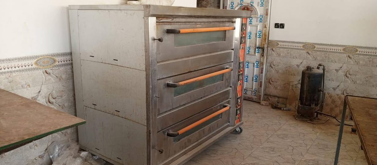 غراض فرن للبيع وبسعر مناسب جدا جدا
بيع مستعجل : فرن كهربائي 
ميز تزكا
عجانه 
بطل خماره + سله

عرباين طاوليات كهربائي 4 مع الطاوليات 
العنوان: الرمادي زنكوره :رقم الهاتف ***********
