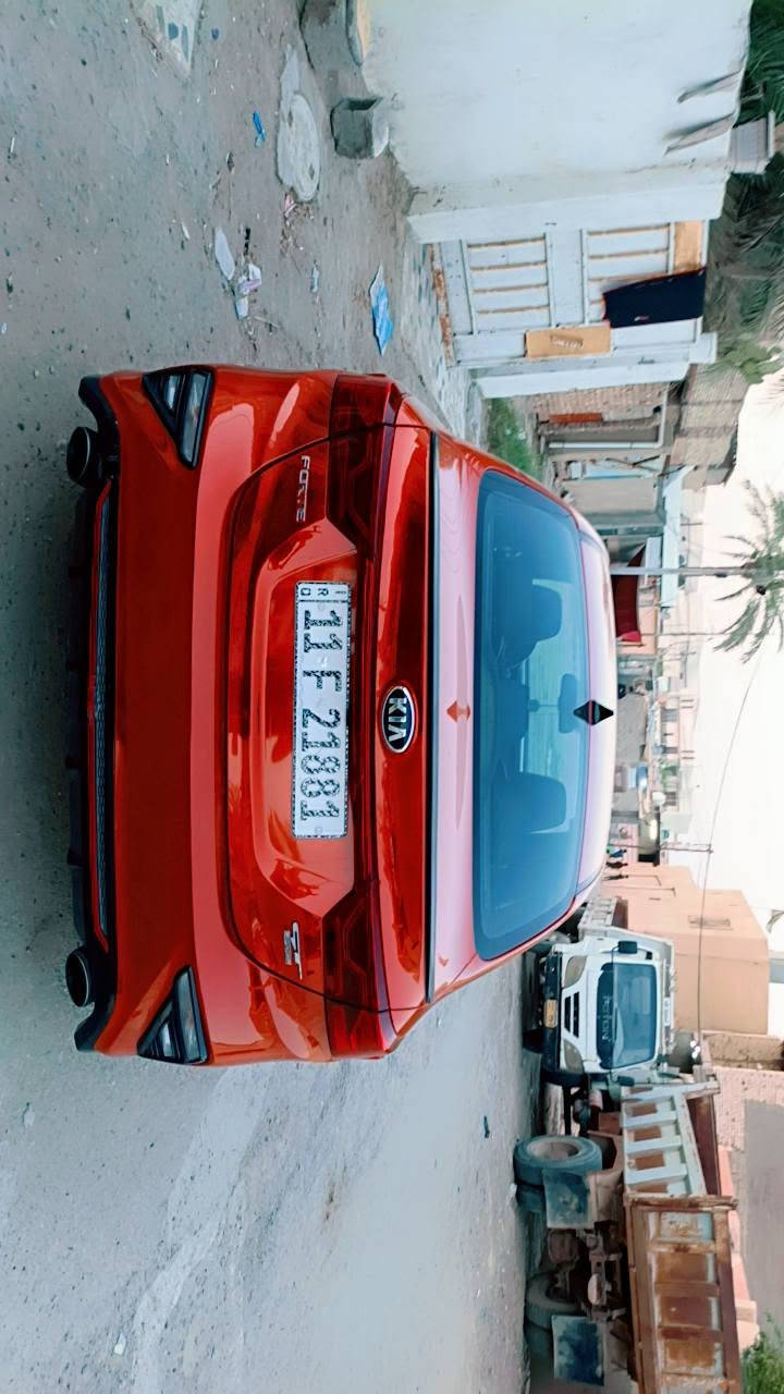 السلام عليكم 
كيا فورتي 20 السياره Gt  فول ماعد الفتحه السيياره تيربو مكينه 1600 دبل كزوز كير ,at ثلاث انظمه دبل شفتتات السيار كير مكبنه خير من الله حادث بيها حافة البنيد مع الجاملغ الامامي جهة السائق بدون دواخل بدون شواصي حادث سطحي السعر 125 وبيها مجال 
***********
