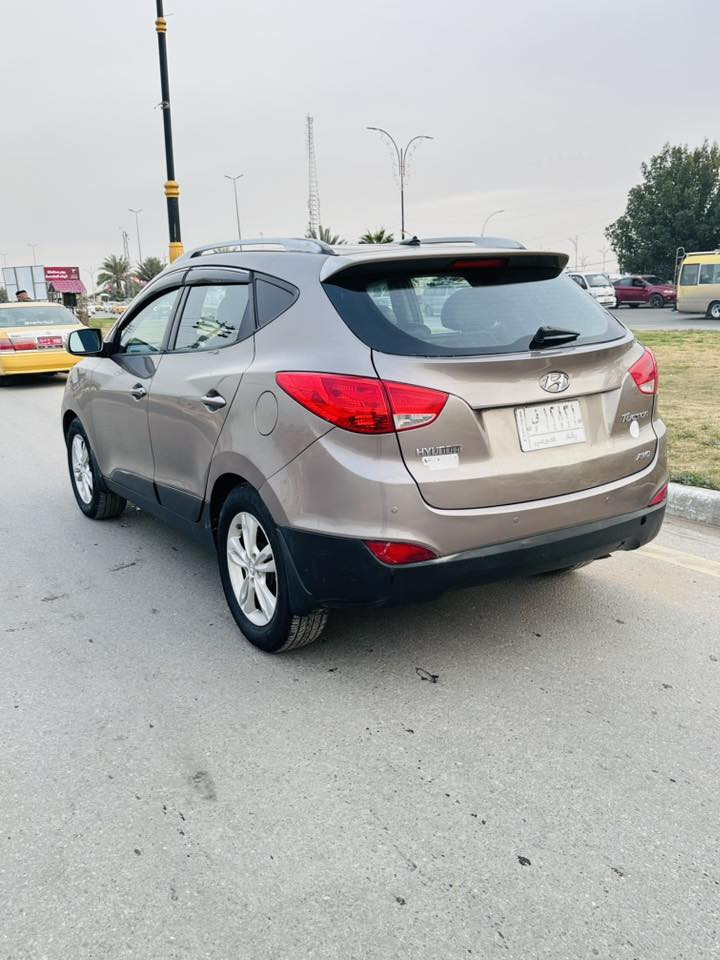 السلام عليكم سياره نوع توسان موديل 2012 مكينه 2400دوش المرغوب.
مكفوله كفاله من ظربه من تبديل من فتح. كفاله. 
عده. جاملغ امامي فقط.  صبغ بدون شاص. لغود كفاله فول. مواصفات فور ويل ايكو. مانع نزلاق تحكم جهتين حساس امامي  وخلفي . كشن جلد تدفاء تبريد ب الكشنات كشنات جدد داخله بلادي. 
ماشيه قليل رقمه بغداد تحويل مباشر مكانه كربلاء. 
سنويه 2027 هزه جديده تبريد ثلج تدفاء شغاله فول مواصفات عده بنرما ب العافيه ع اليخذه. 
استفسار. ‭٠٧٧٤ ٢٤٦ ٥٣٥٦‬
