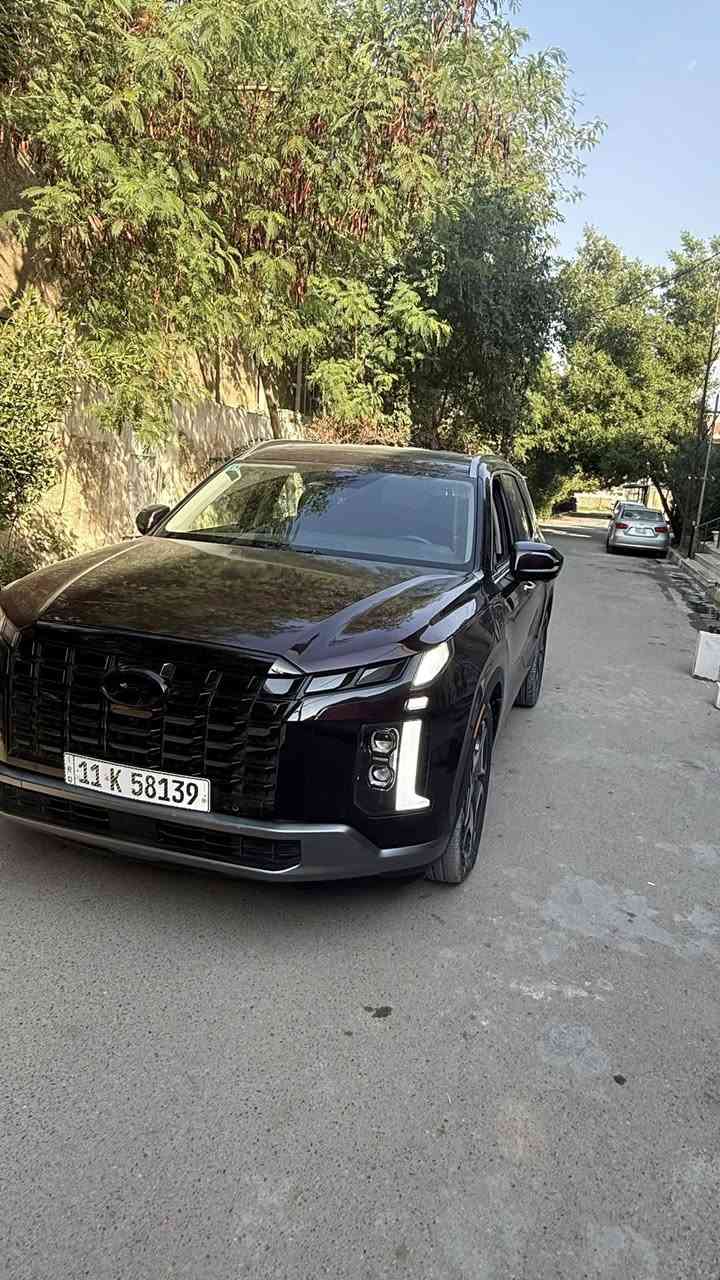 بلسايد 2024 وارد امريكي السياره ماشيه 4700كيلو لون ماروني 
موصفات 
1 فتحه واحده 
2 كشنات جلد 
3 كشنات اماميه تدفه تبريد 
4 كشنات خلفيه تدفه تبريد 
5 اوتو هولد 
6 كامره 360 
7 صندوك كهربائي 
8 شاشه دجتل 
9 بصمه تشغيل عن بعد 
10 مثبت سرعه 
11 توقف ذاتي رادار امامي 
12 توقف ذاتي رادار خلفي 
13 نقطعه عمياء جانبي 
وبعد موصفات البلسايد البقيه معروفه 
ضرر السياره بنيد +جاملغ السايق 
رقم السياره بغداد تحويل ثاني يوم 
سياره كامله من كلشي ما بيها اي نقص والسياره اخت الزيرو جديده 
السعر 260 وبيها مجال حك الجيه 
للتواصل ***********
