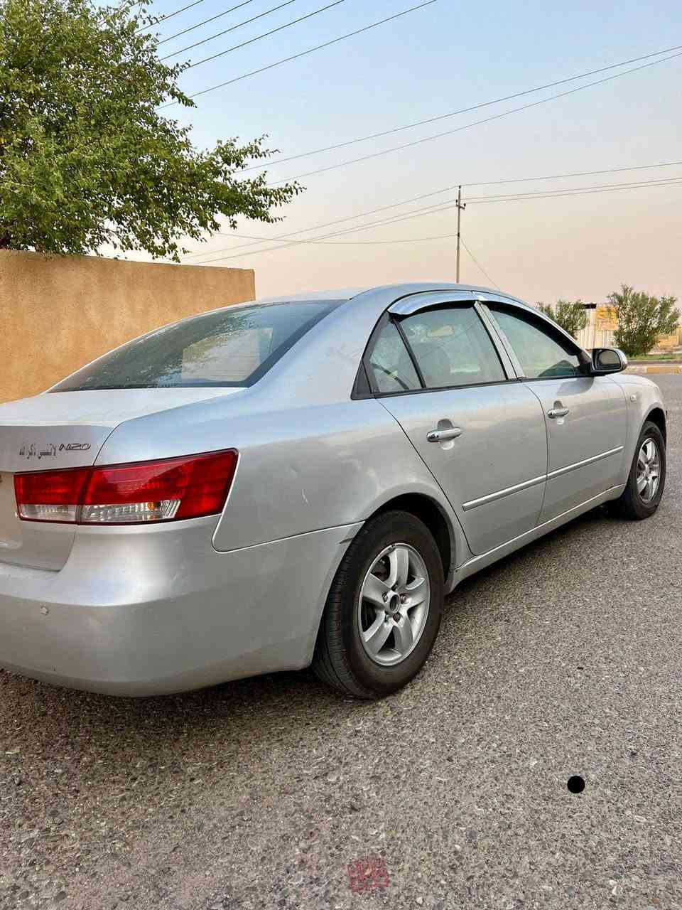 السلام عليكم للبيع موديل 2007 وارد كوري بيهة طخه الجاملغ الخلفي موضح داخل اسود مكينه وگير جدد توني شادهن ومنضومه تبريد كامله جديده تخم تاير شاد حداديه امامي خلفي جديده السعر 83 وبيهة مجال للاستفسار هذا الرقم 
***********
