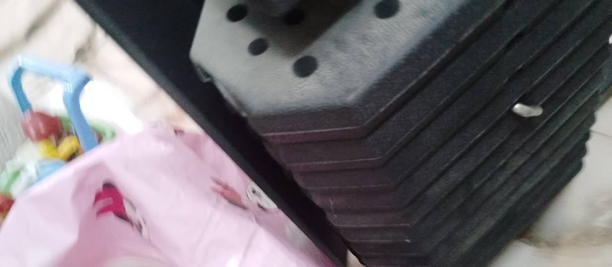 بسم الله الرحمن الرحيم
متاح للبيع جهاز هوم جيم Home Gym  حديد متعدد التمارين كامل ما بيه نقص الوزن الكلي للحديد ٨٥ كيلو مستخدم استخدام منزلي بسيط النظافة ٩٨٪ جهاز تمارين مفيد جداً للمبتدئين و المتوسطي الخبرة كما يوفر على اللاعب عناء الذهاب الى القاعة الرياضية و يمكن أن يؤدي تمارينه في اي وقت و بالاسلوب الذي يريده و يوفر خصوصية اللاعب ممكن تتمرن بالليل في الصباح الباكر في اي وقت و ما ياخذ مساحة كما موضح بالصور 

جهازك في بيتك تمرينك في بيتك انت حر نفسك لا اشتراك و لا وقت يحددك و لا واحد يغثك و لا يزاحمك 

مكاني بعقوبة خلف المحافظة 

الاتصال على الهاتف 

 ***********

السعر ٣٧٥ بيه مجال بسيط 

اتصل و بيك خير و اتدلل
