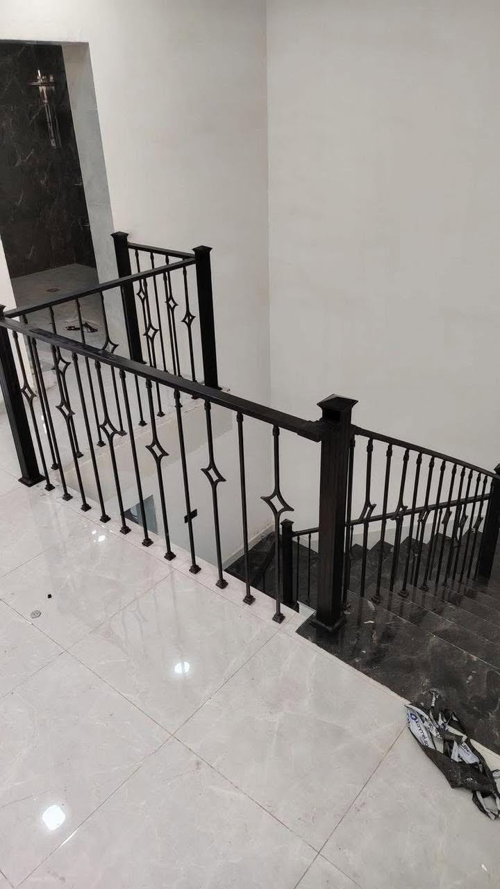� محجرات حديد مودرن & كلاسك 🚨
✨ تصاميم عصرية ولمسات فخامة ✨
🛠️ تنفيذ دقيق وجودة مضمونة بأسعار مناسبة

🔸 محجرات حديد حديثة
🔸 ألمنيوم تركي فاخر
🔸 أشكال متنوعة تناسب البيوت والمحلات

🔥 شغل نظيف وسريع حسب الطلب

📍 الناصرية – السيف – خلف المصرف العقاري
📞 ***********
