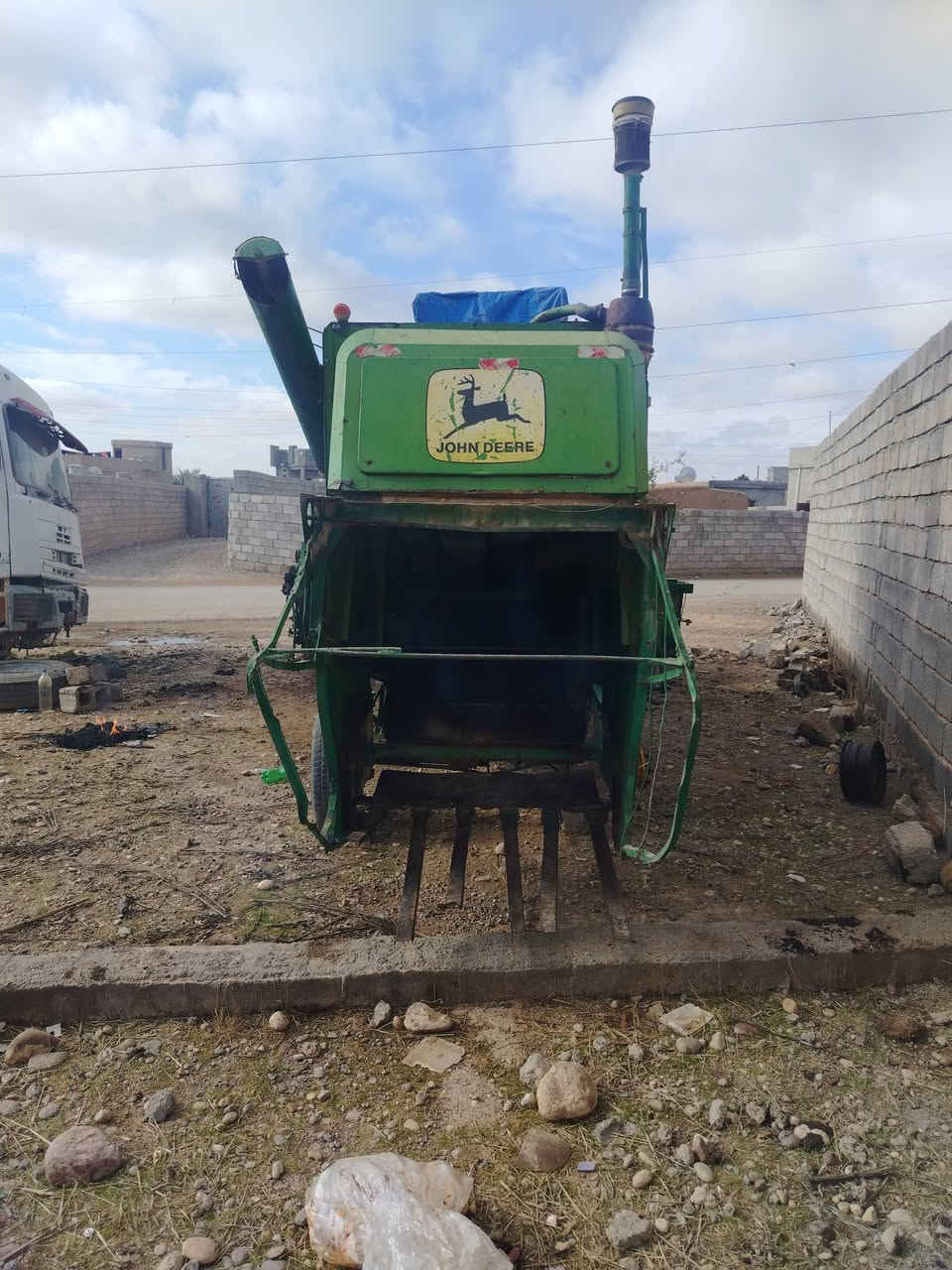 السلام عليكم حصاوده جوندير للبيع موديل 1982محرك كير اكسن شرط تواير نص عمر بيه وكاله بس بسمي.. المكان محافظة صلاح الدين قضاء الشرقاط.. الأستفسار ع رقم.. ***********. واتساب. اتصال.. فاروق
