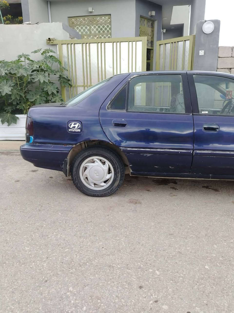 السلام عليكم الانترا موديل 93 نضيفه جاهزه من كل نقص ماعدا التبريد ميشتغل كير محرك مكفول تخم تاير جديد صدر جديد سنويه جديده رقم ديالى مشروع وطني مكاني ديالى بلدروز بيع ومراوس السعر 26 وبيها مجال ‏‪***********‬‏
