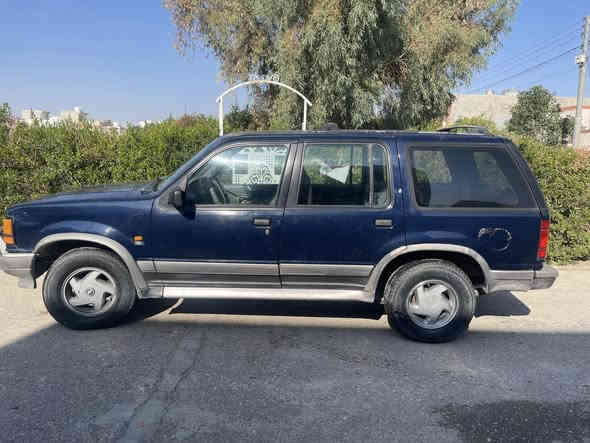 سلام عليكم
فورد اكسبلور للبيع موديل1994 رقم سليمانيه سنويه نافذة 
محرك كير خير من الله تايرات 70بلميه صدرها 80بلميه سيارة حلو وبيهة شلعه تخبل محركه بلاد 6 سلندر صاحبها الشرعي وصاحب الوكاله موجود تريد تحويل تريد وكاله
سعرها 48 وبيهة مجال للشراي ورقمي هذا *********** مكاني كلار/سليمانيه موجود ع الفيس ورجاءً الي مو شراي ليكسر بيها
