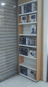 رفوف وباترينات استعمال كلش قليل للبيع الستفسار ٠٧٧٠٨٨٧٢١٣٨